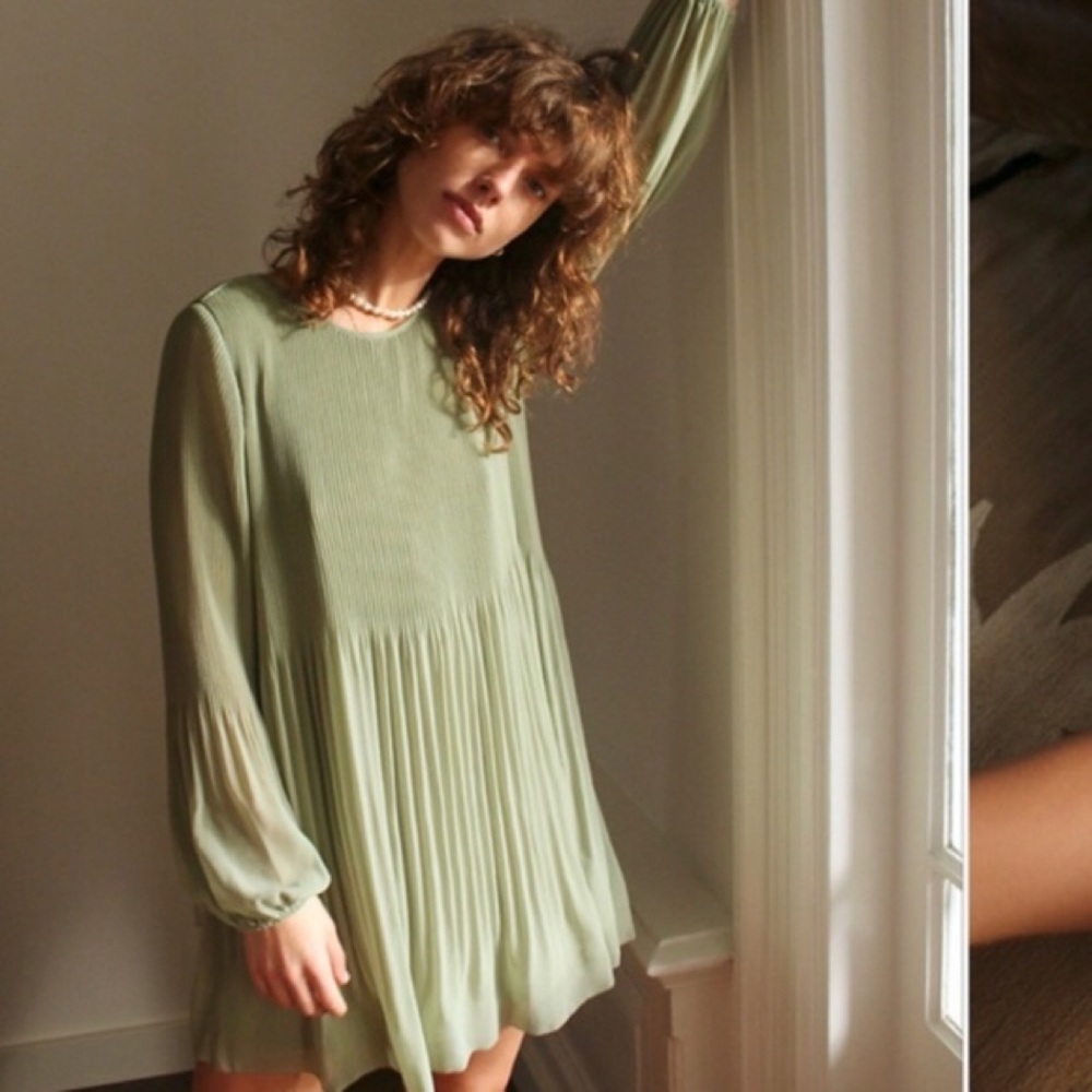 NWOT Wilfred Daydreamer Mini Dress in Sage Frost